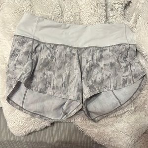size 2 lulu shorts